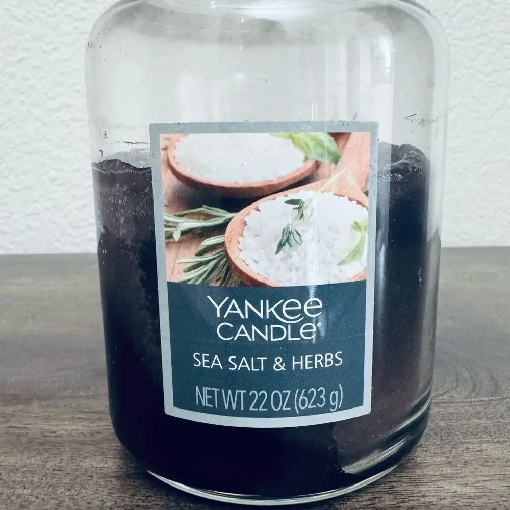 Yankee Candle Sea Salt & Herbs Jar Candle